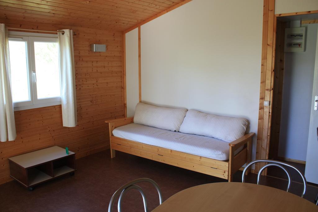 Cottages Du Lac De Miel Beynat Quarto foto